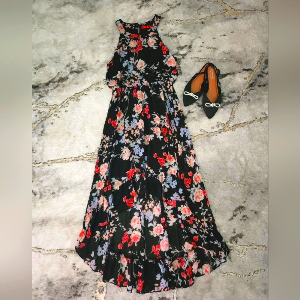 ROMANTIC Women's Elle Medium FLORAL Dress. NWT